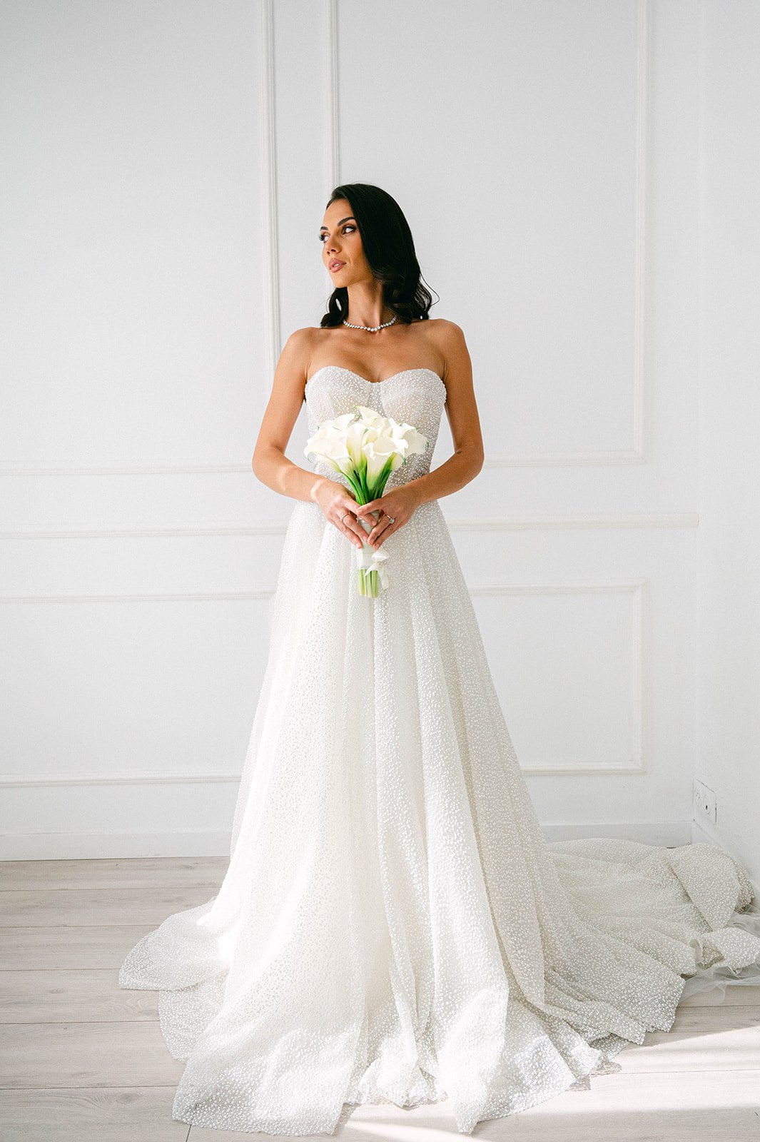 Bouquet de mariée en arums blancs, style épuré